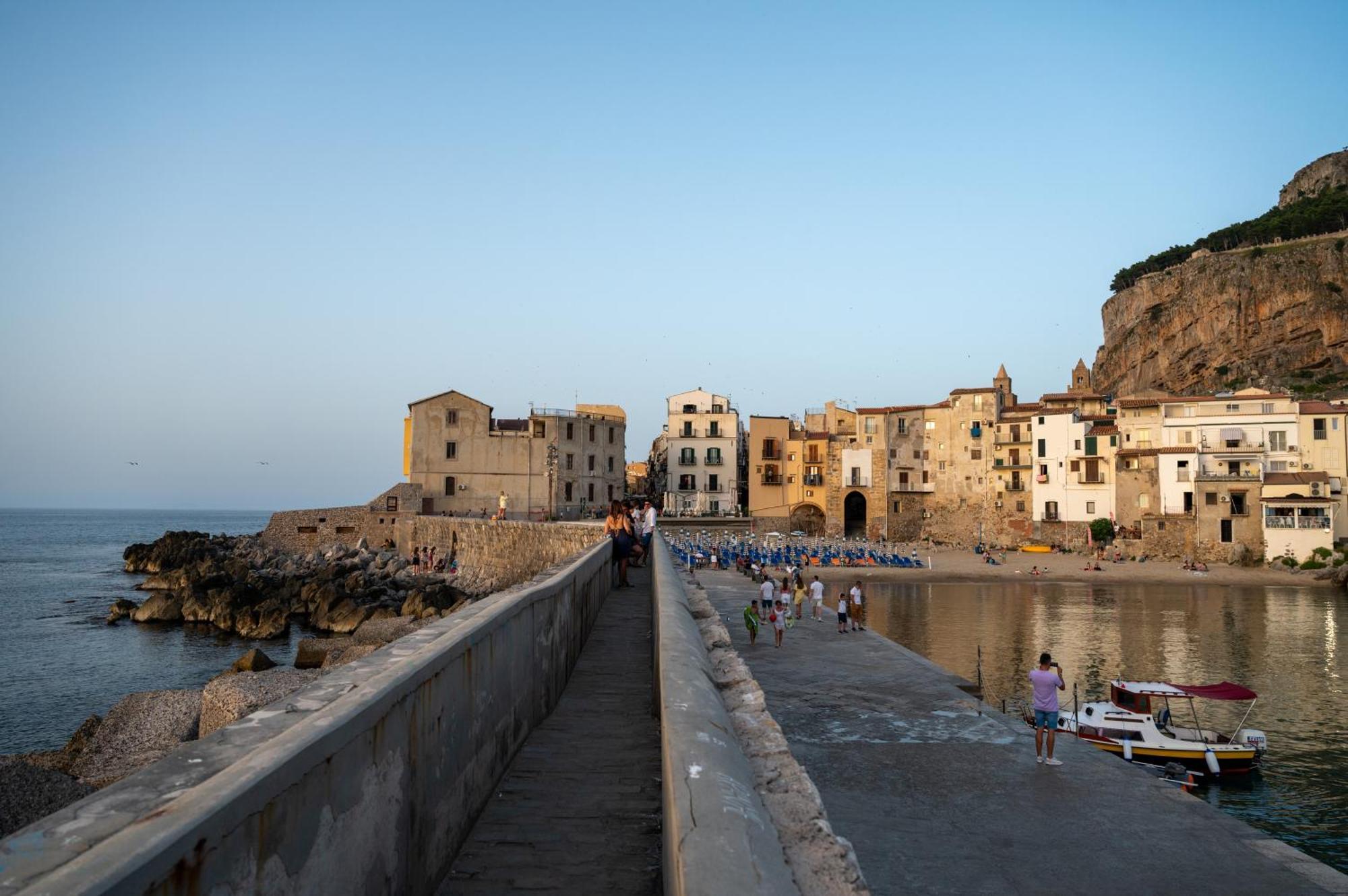 Casa Vacanze Tramonto Alla Marina Cefalú Exterior foto