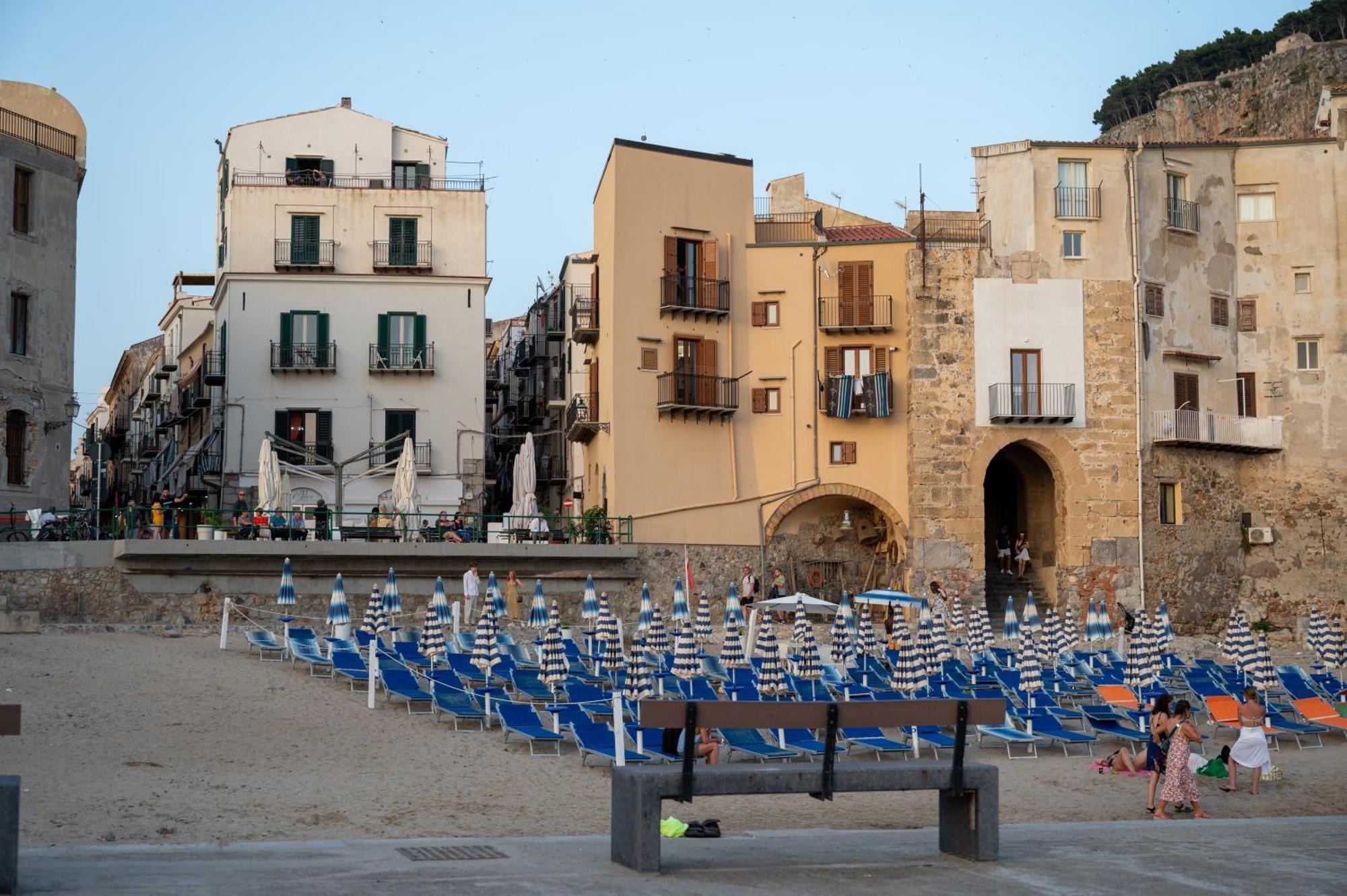 Casa Vacanze Tramonto Alla Marina Cefalú Exterior foto