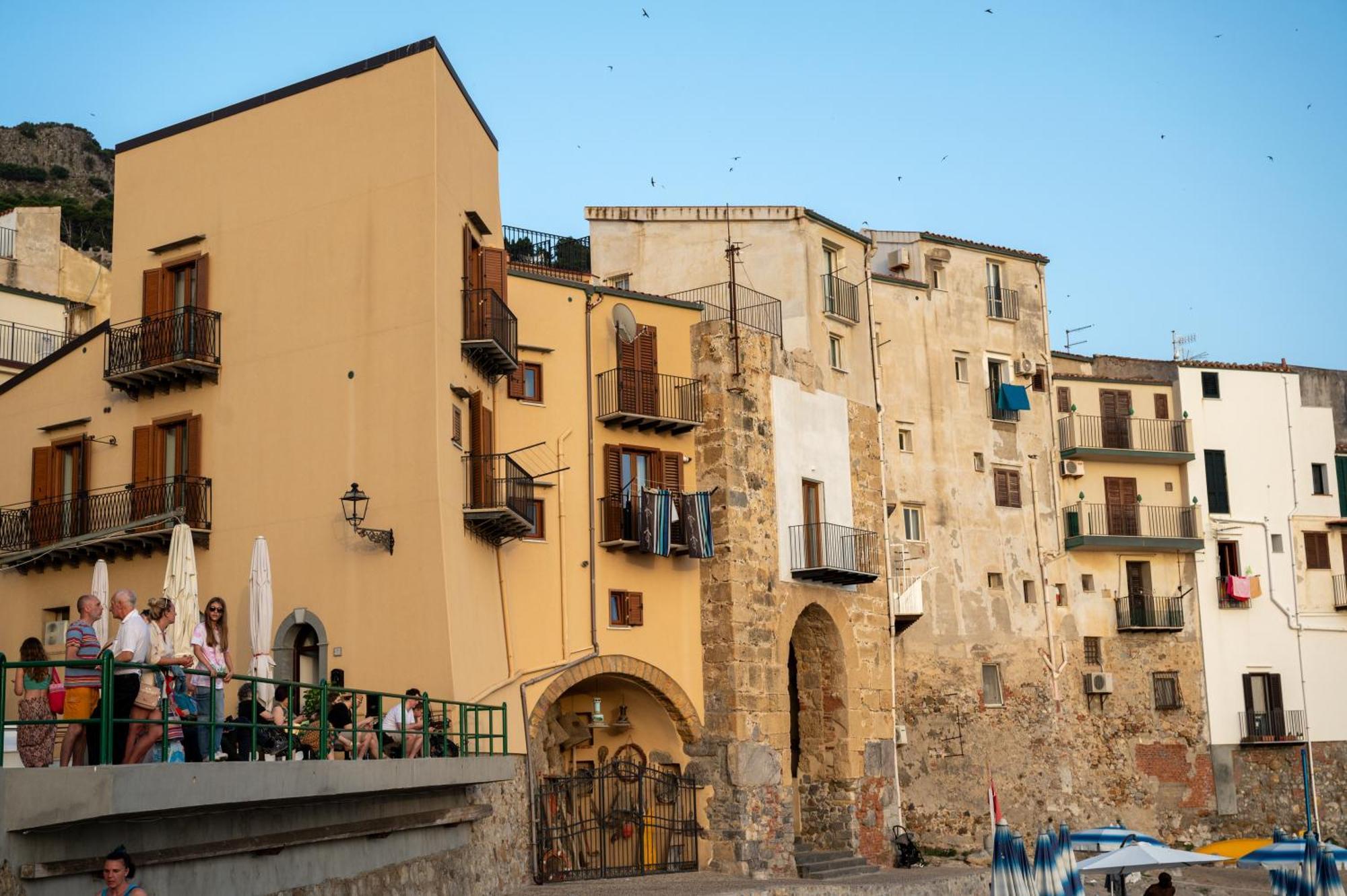 Casa Vacanze Tramonto Alla Marina Cefalú Exterior foto