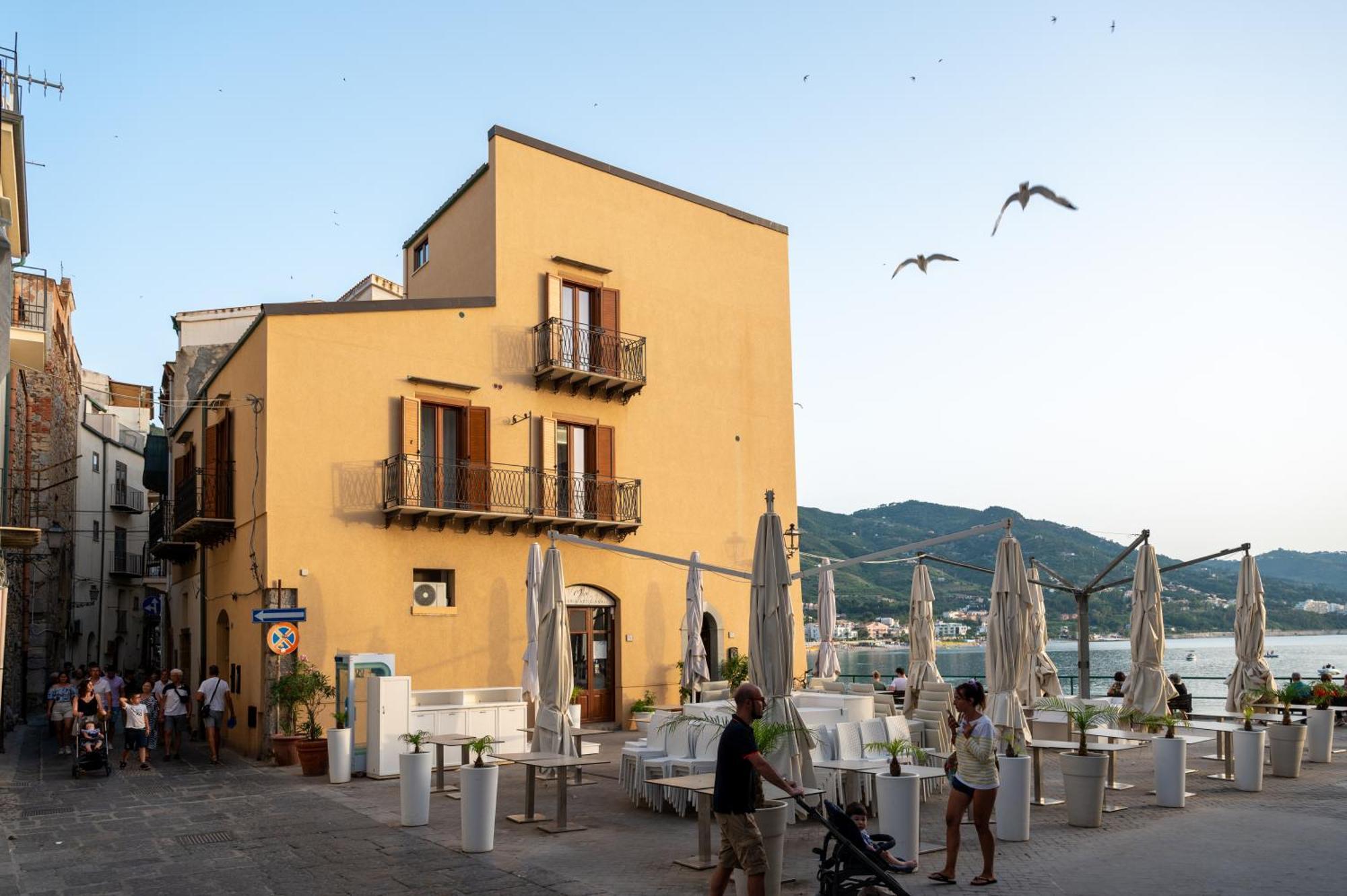 Casa Vacanze Tramonto Alla Marina Cefalú Exterior foto