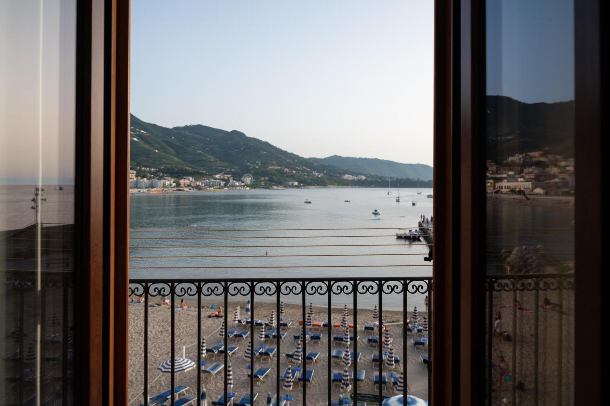Casa Vacanze Tramonto Alla Marina Cefalú Exterior foto