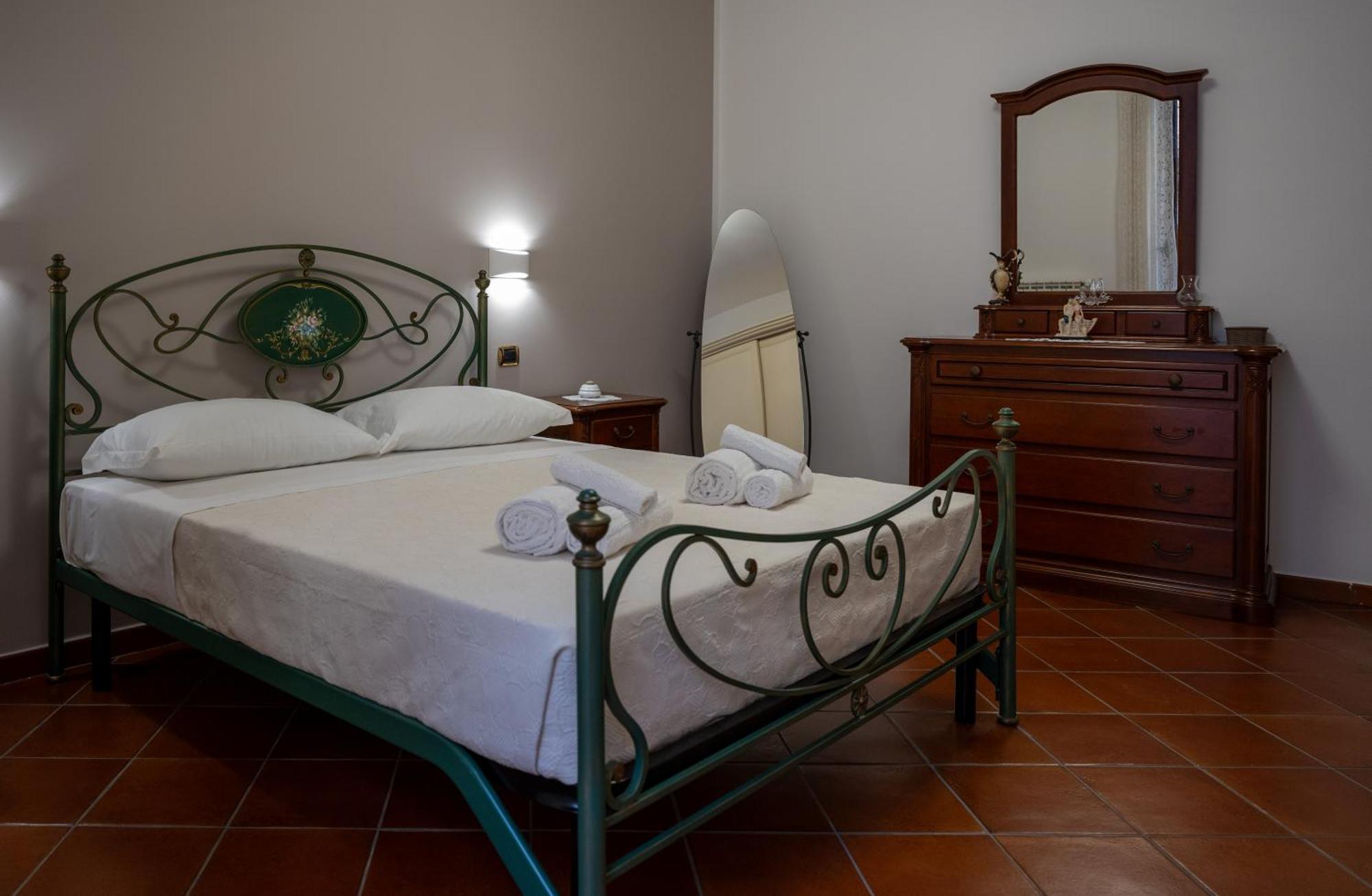 Casa Vacanze Tramonto Alla Marina Cefalú Exterior foto
