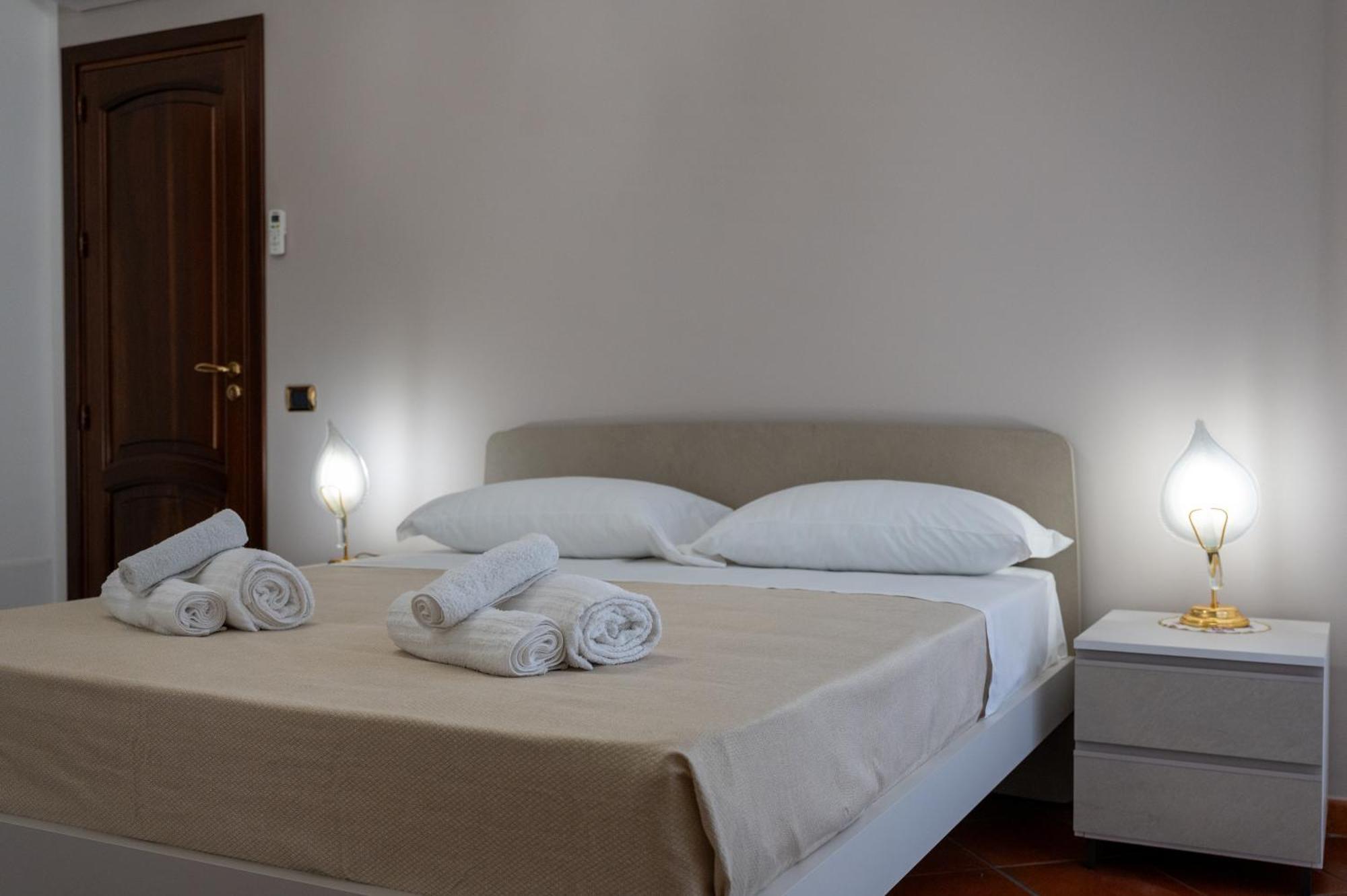Casa Vacanze Tramonto Alla Marina Cefalú Exterior foto