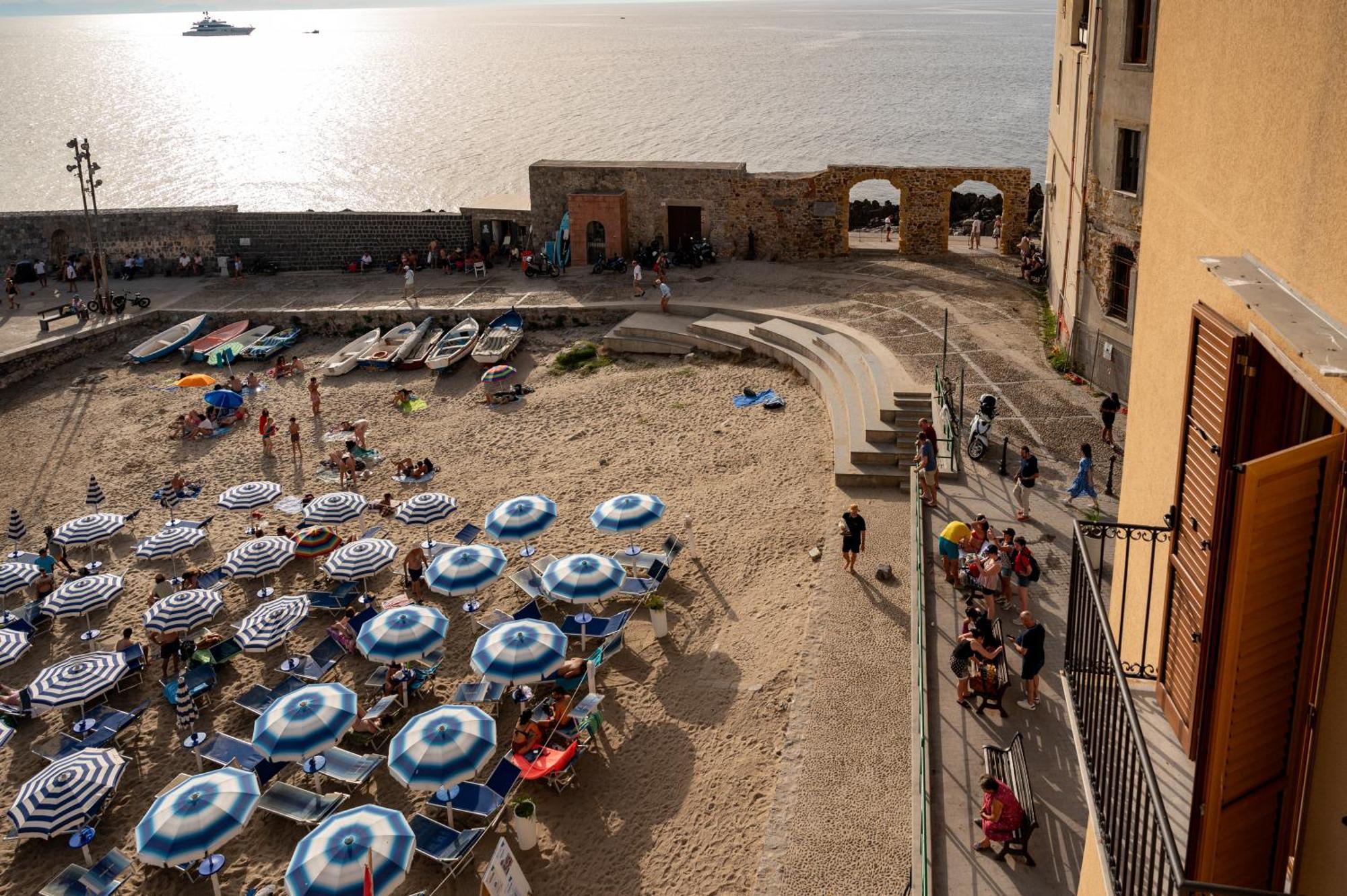 Casa Vacanze Tramonto Alla Marina Cefalú Exterior foto